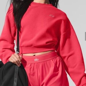 NWOT Alo Cropped Accolade Crewneck Candy Red